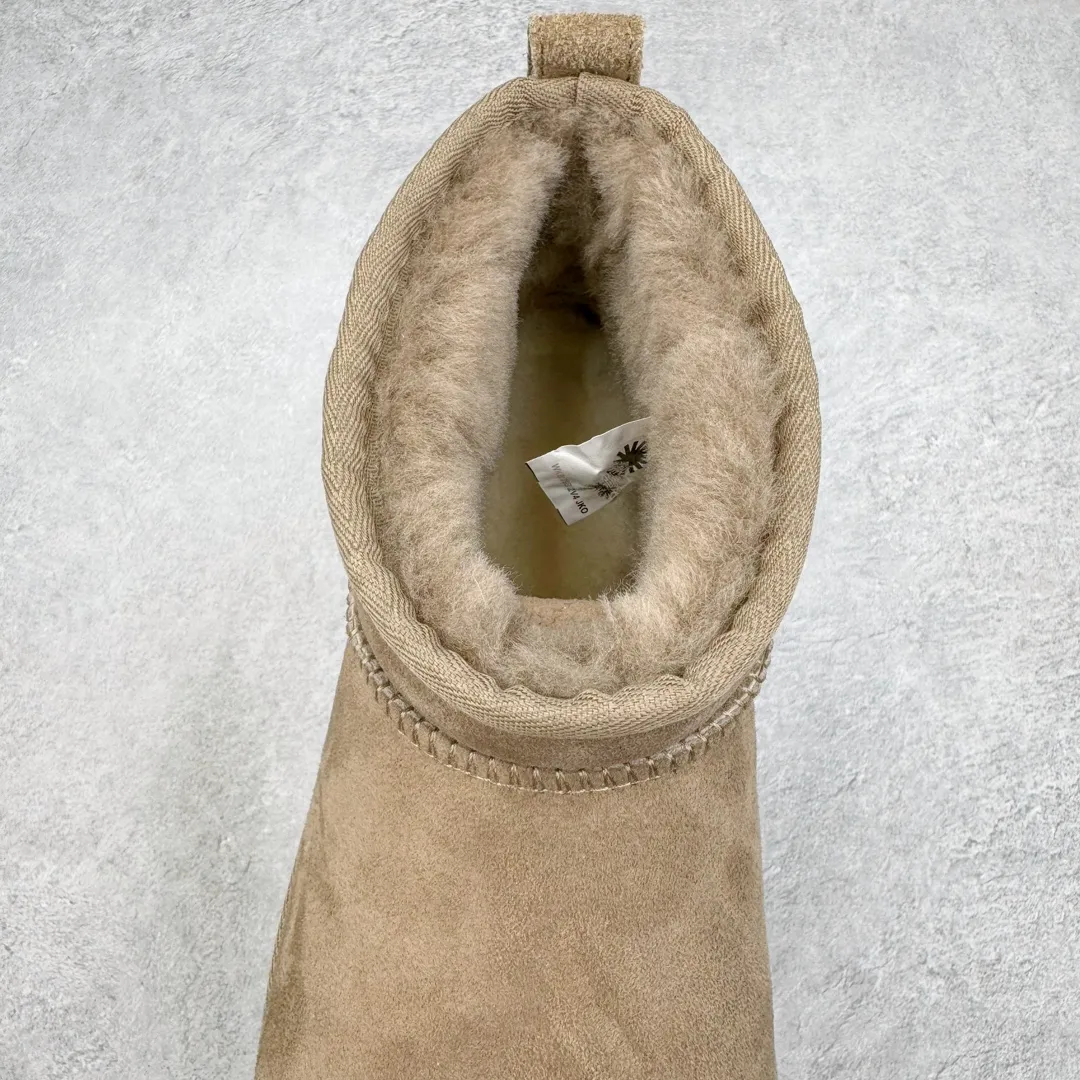 Pick up locally 💰520 UGG 5092 Classic autumn and winter sheepskin and fur integrated snow boots. All shoes are made of ZP. Longfeng A-grade Australian imported sheepskin and fur integrated brand OEM production line. Fully follow the ZP process. OEM original pattern maker. Adhering to the principle of no original shoe development and selection. Pay attention to every detail. The most authentic version on the market. TREADLITE "Light Wing" technology outsole. Light/durable/flexible/pile size: 35 36 37 38 39 40 41 42 Coding: by2936070